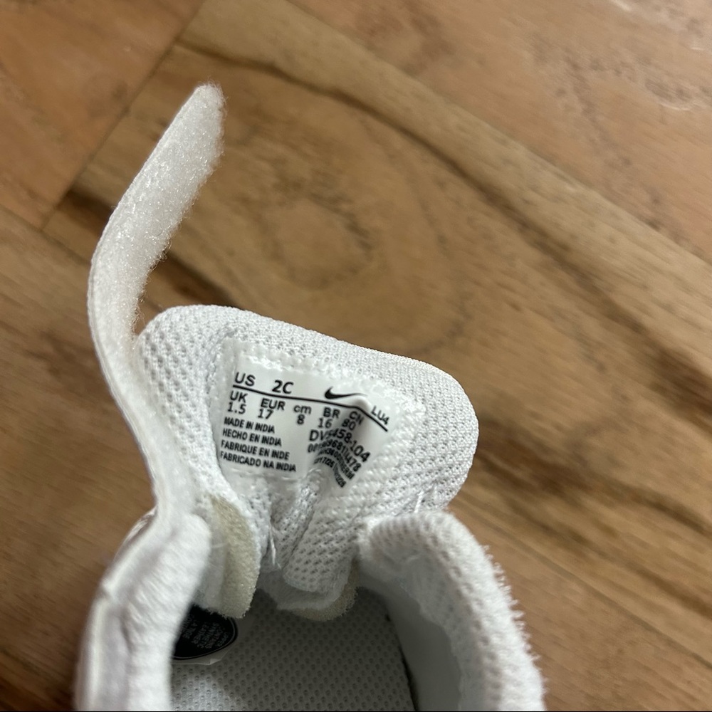 Baby Nikes - Picture 4 of 6